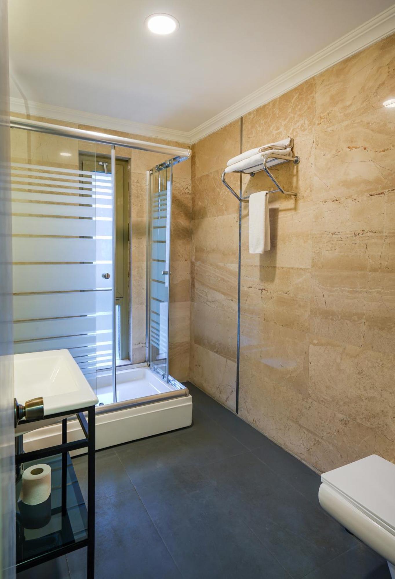 Standard Double or Twin Room,1574768060:JPEG