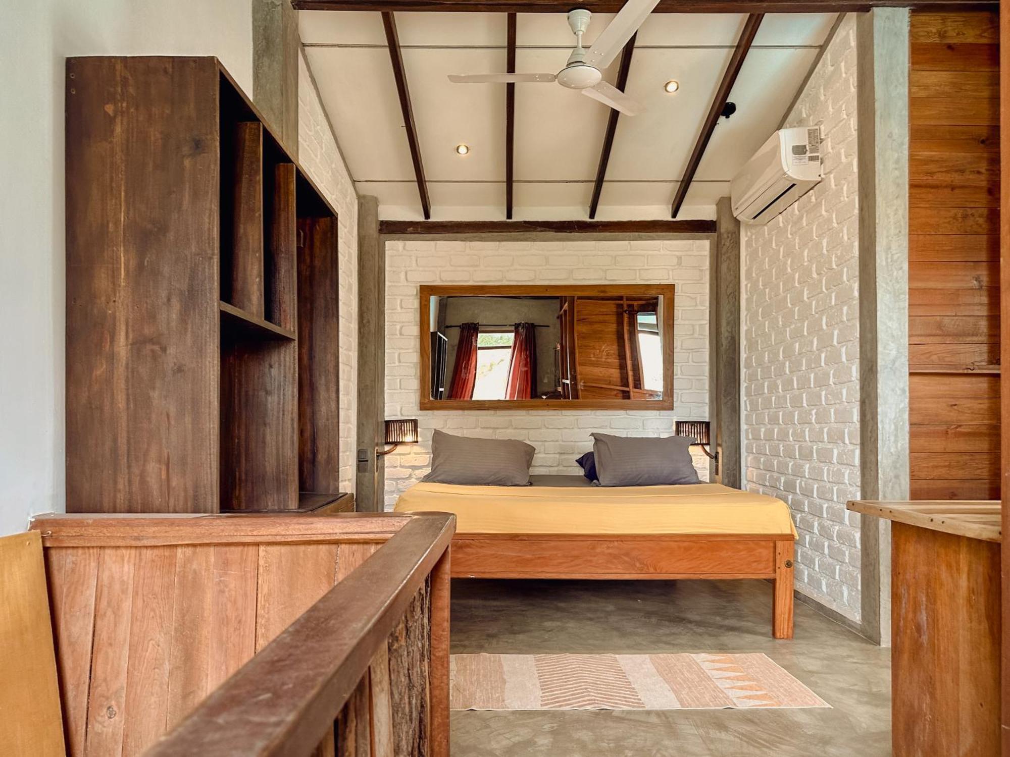 Deluxe Bungalow,1574877014:JPEG