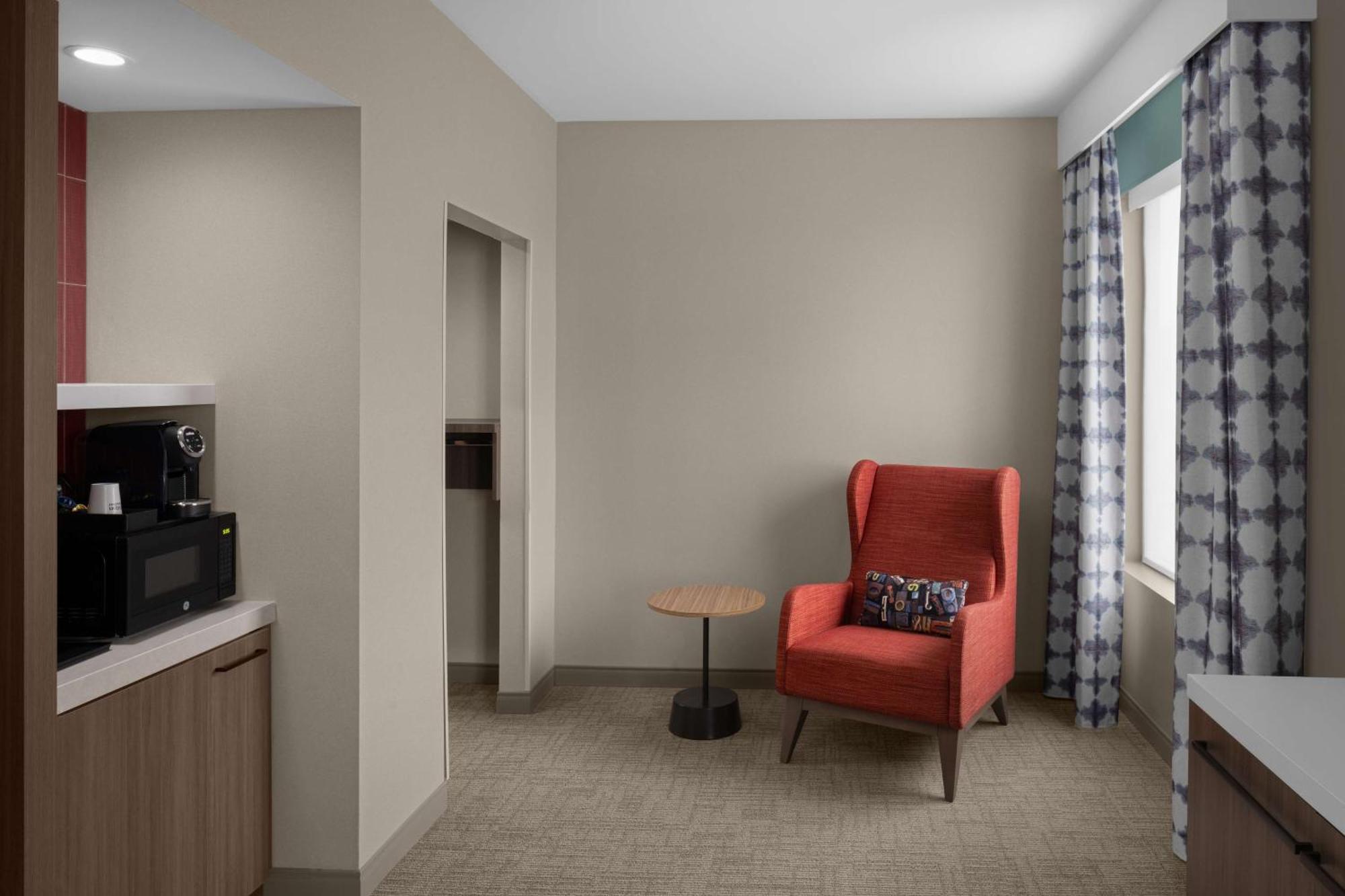 Deluxe Queen Room with Two Queen Beds - Non-Smoking
