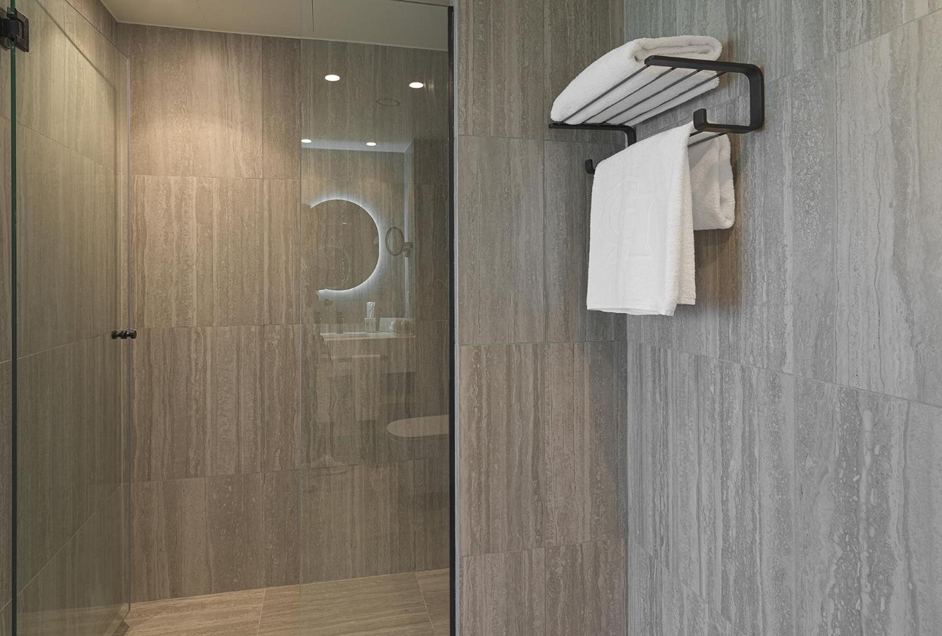 Signature One Bedroom Suite Sea View
