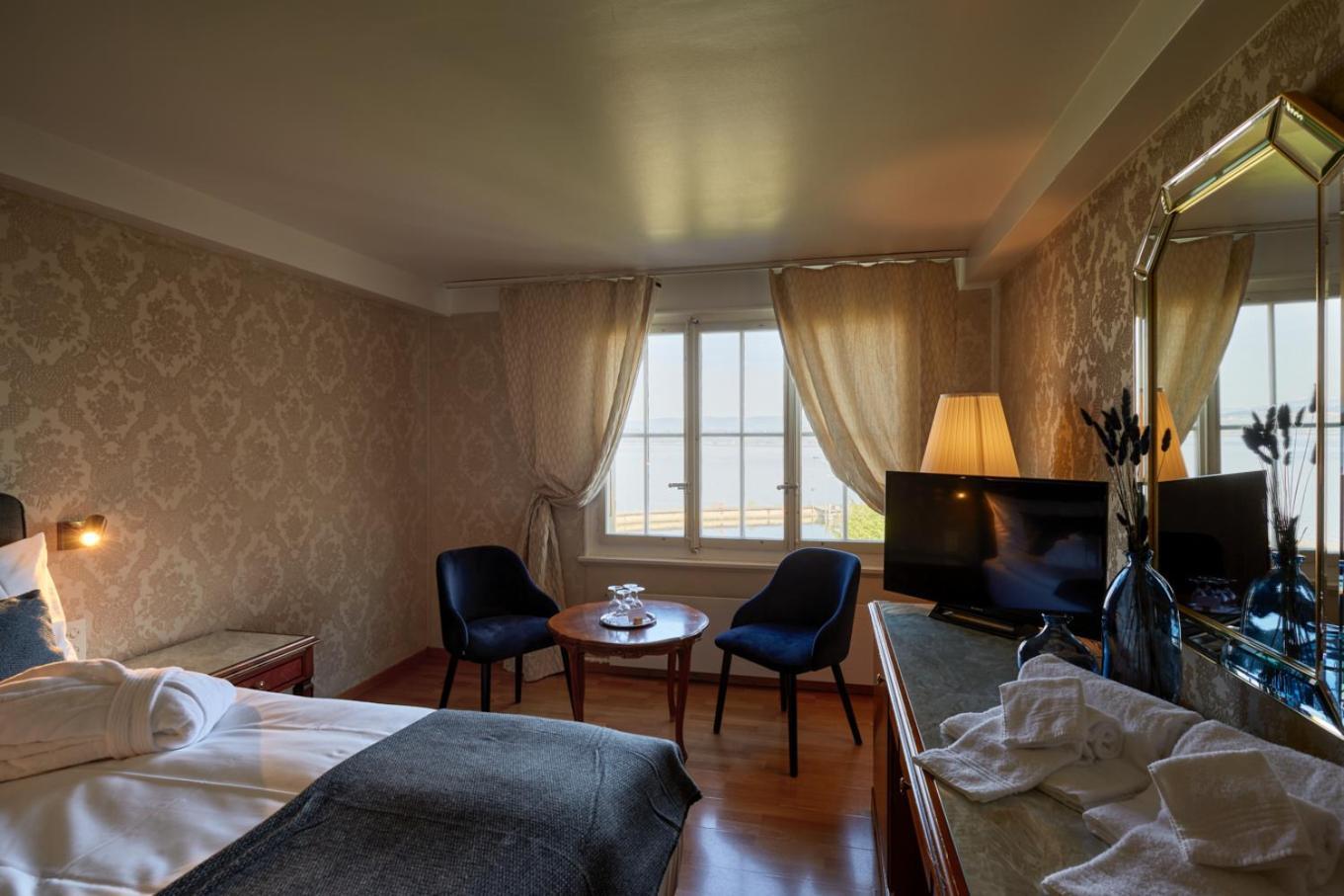 Doppelzimmer mit Seeblick