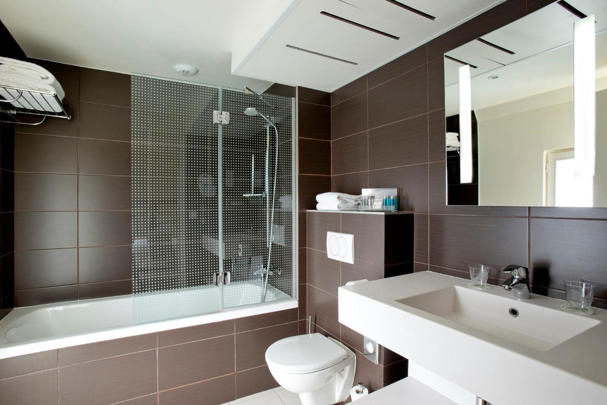 Queen Suite