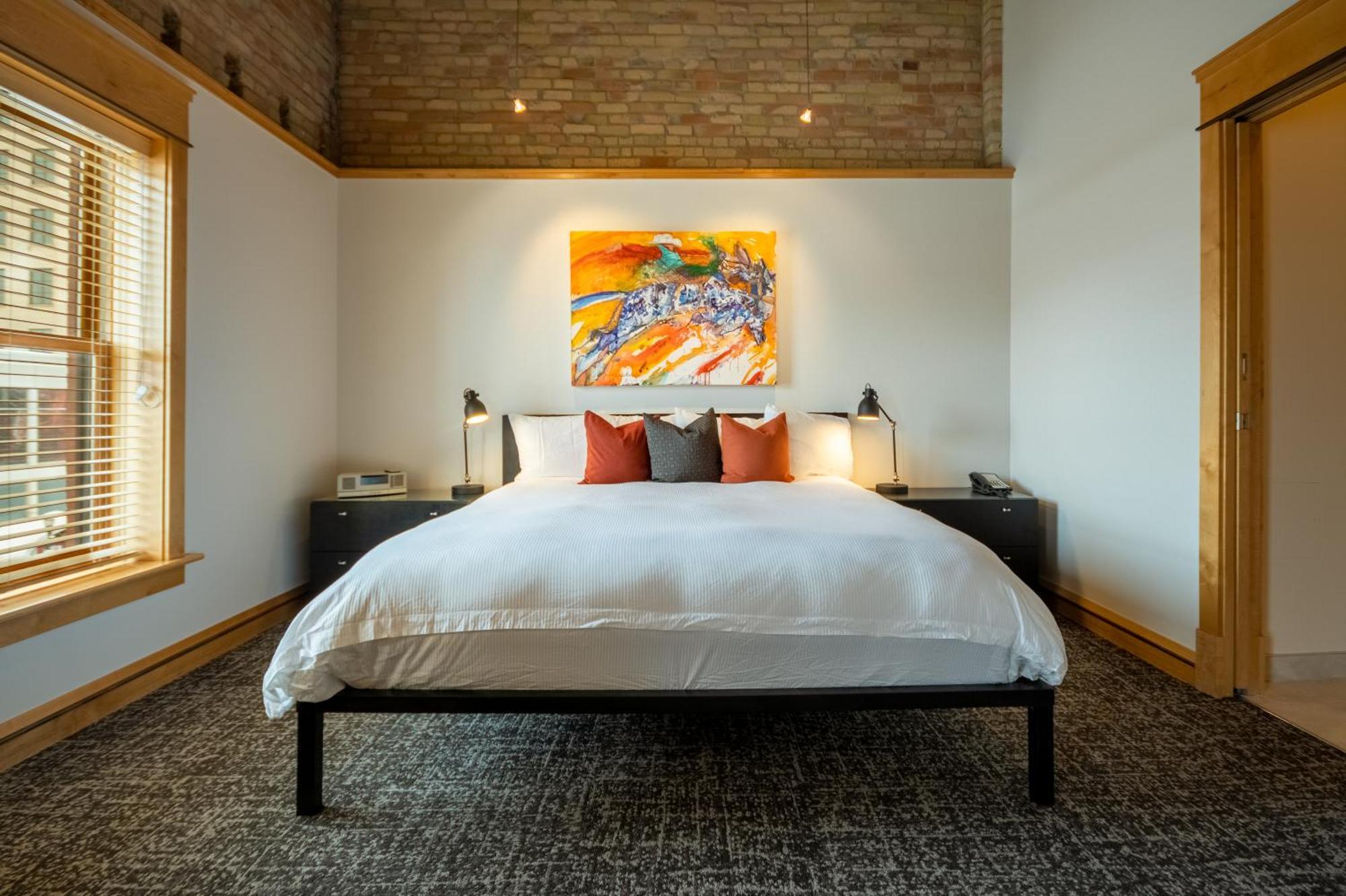 Deluxe King Suite