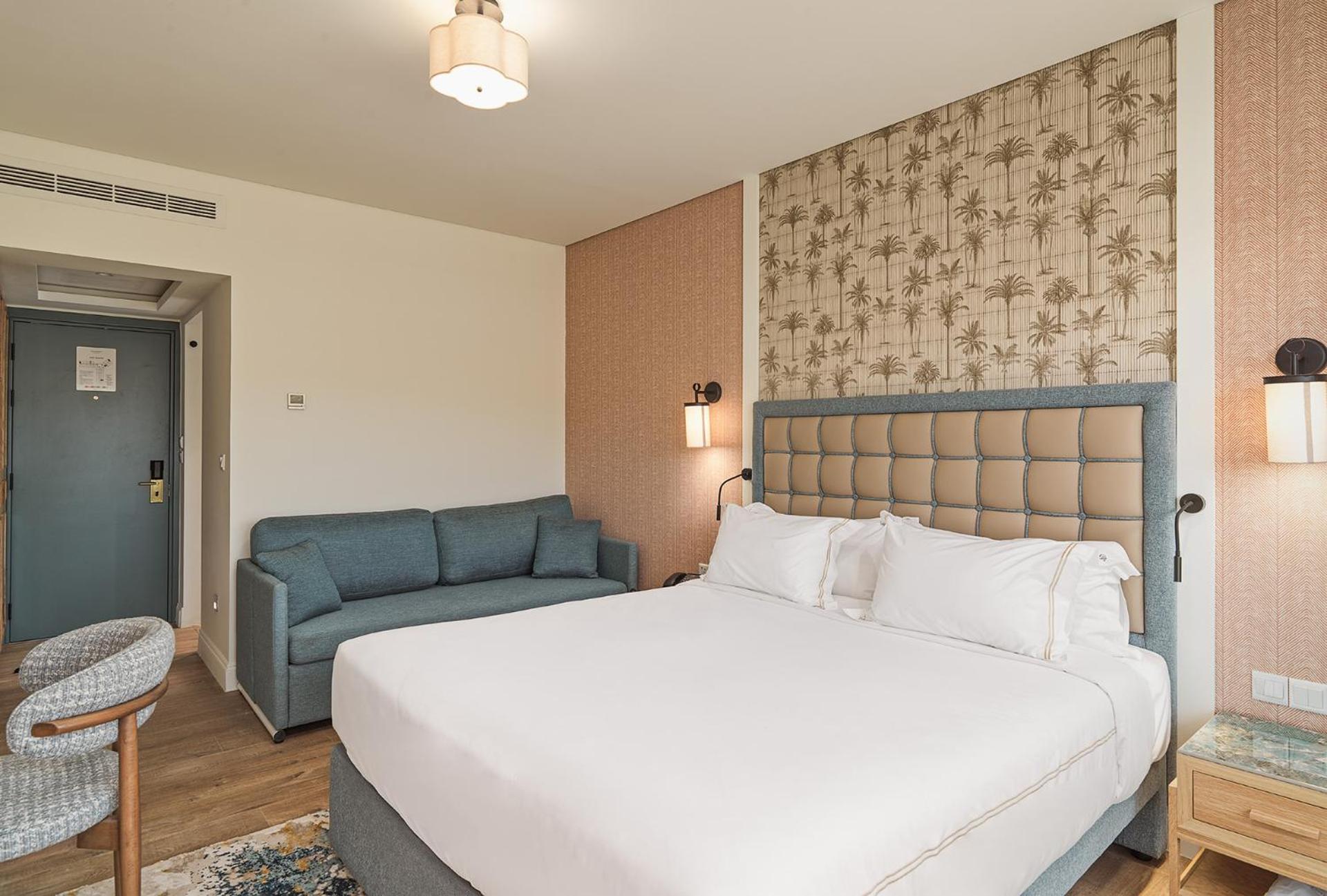 Deluxe Family Room,1578371189:JPEG