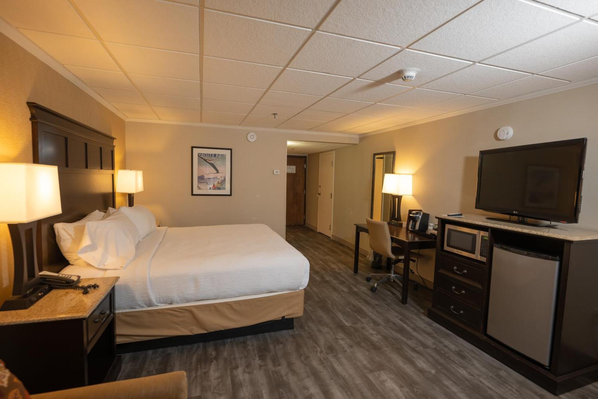 Deluxe King Room - Mobility Access/Non-Smoking