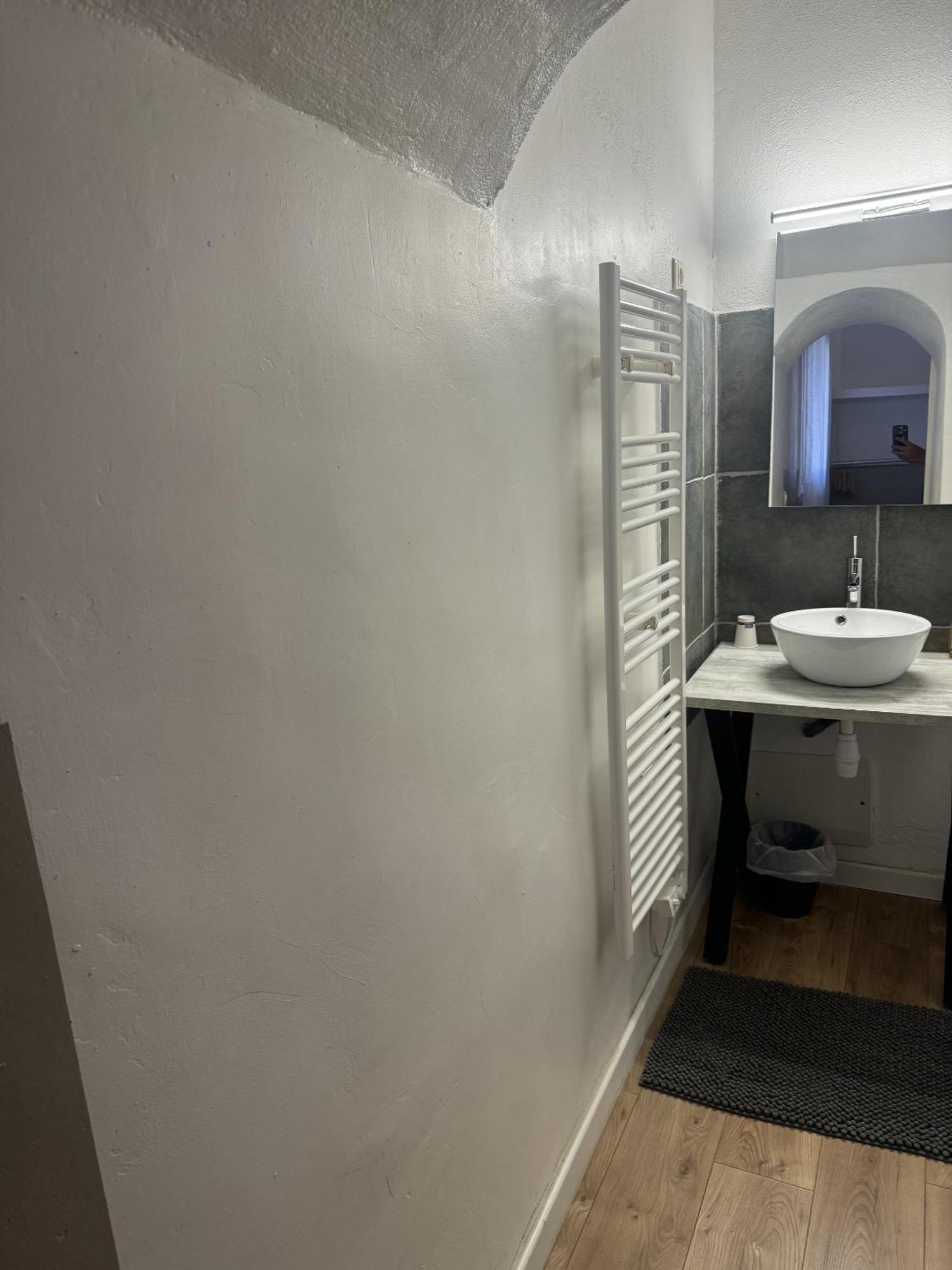 Chambre Double ou Lits Jumeaux avec Salle de Bains Privative