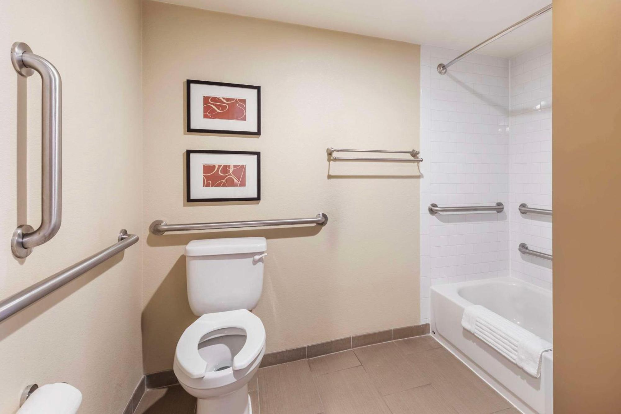 King Room - Disability Access/Non-Smoking