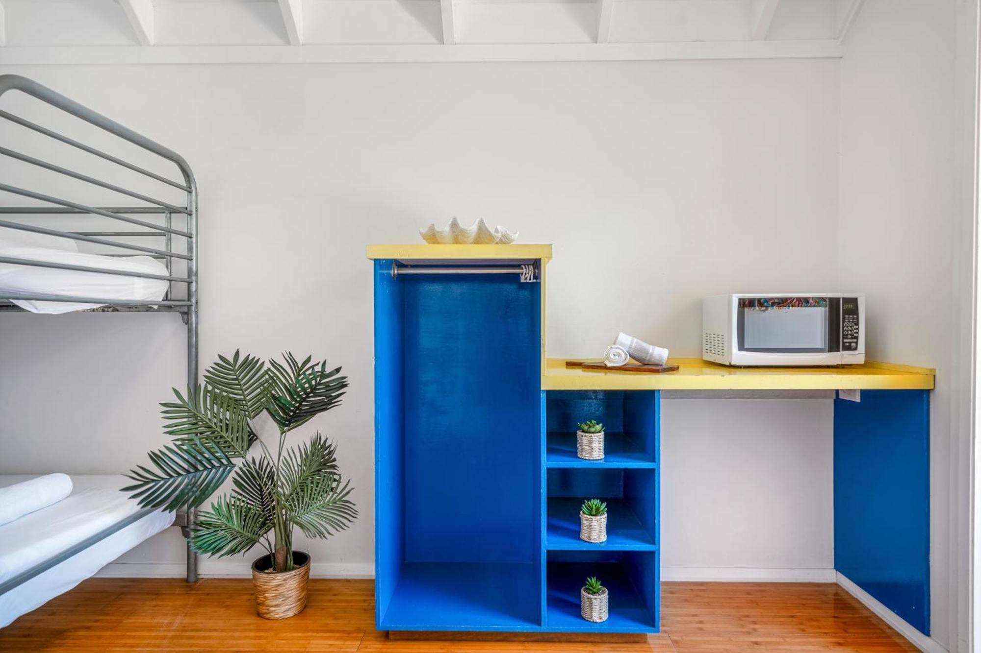 Studio Bathing Box – Shared Bathroom