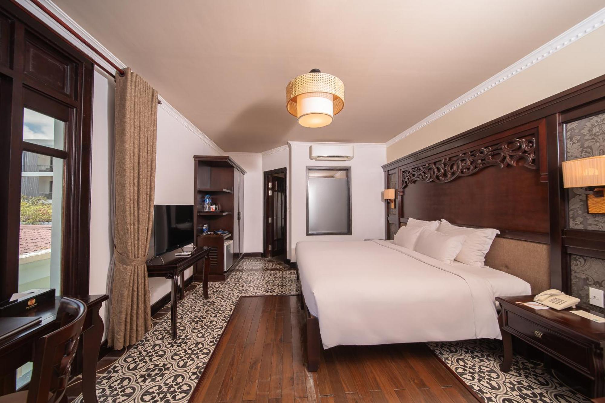 Deluxe Double or Twin Room with Balcony