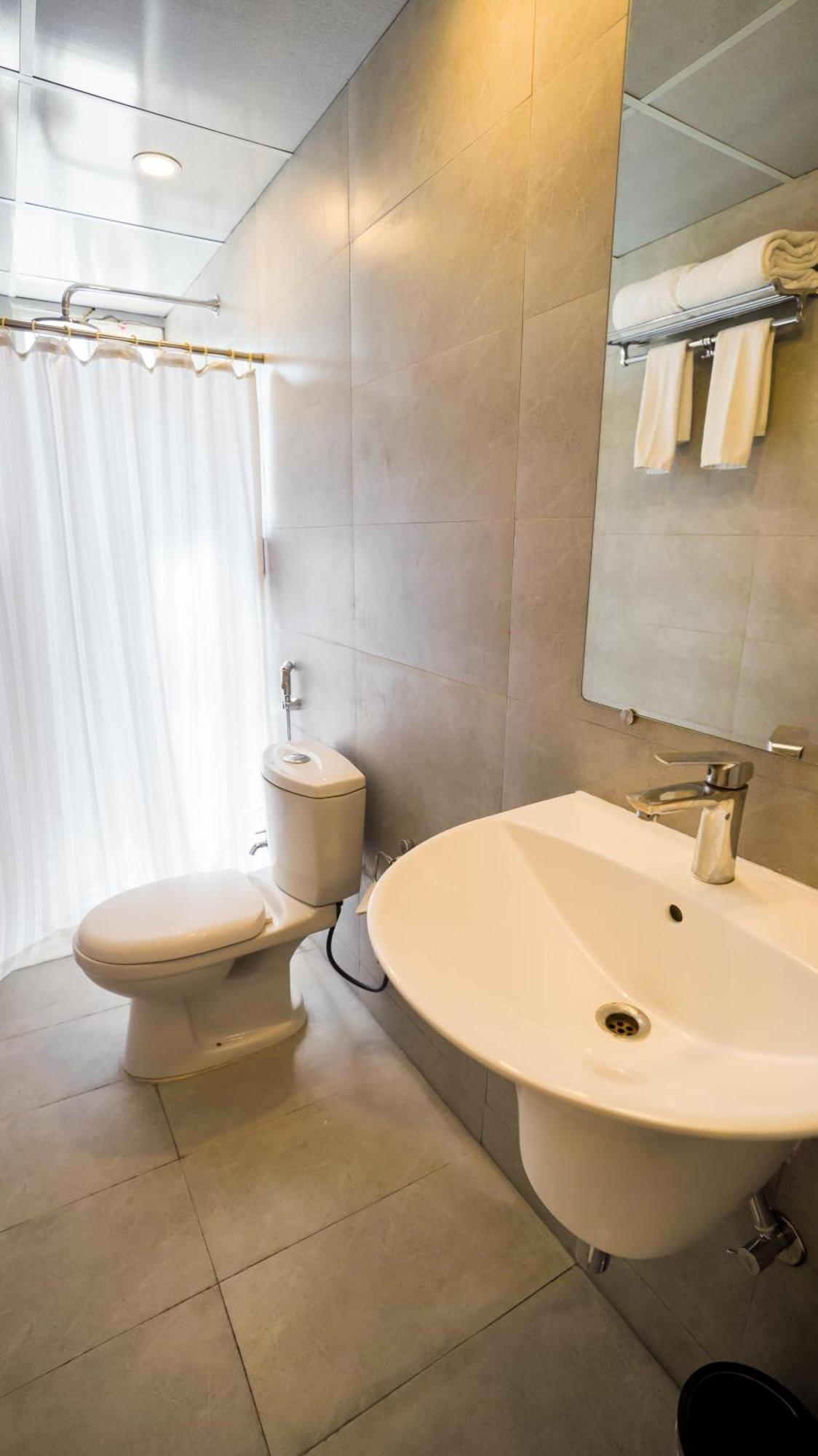 Standard Queen Room