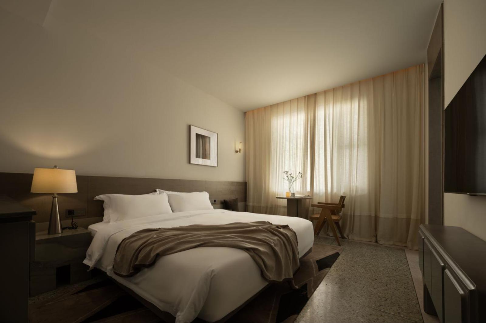 Double Room,1578919343:JPEG