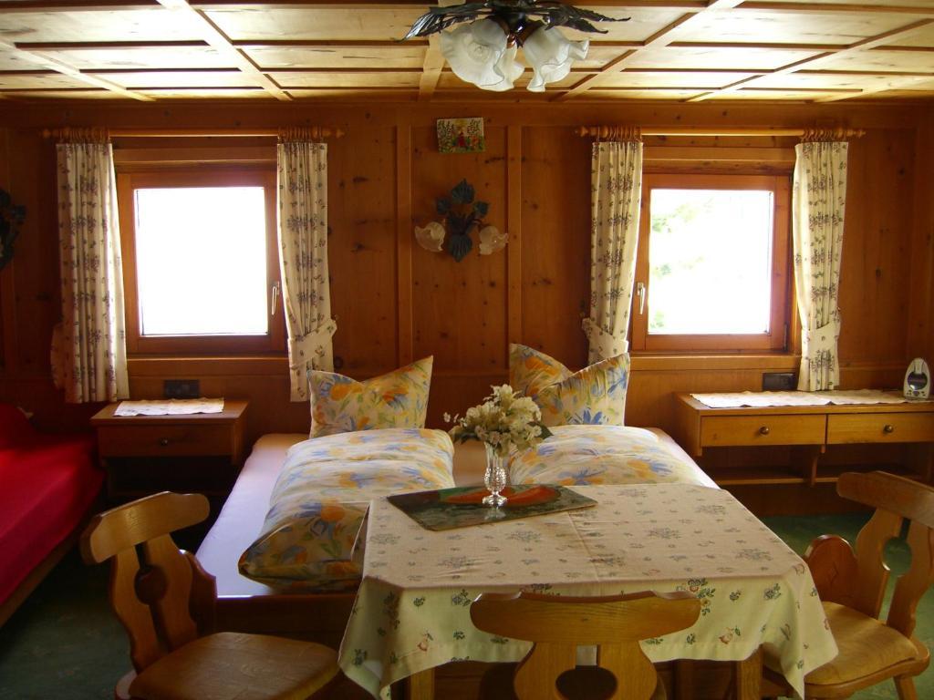 Vierpersoonskamer met Gedeelde Badkamer