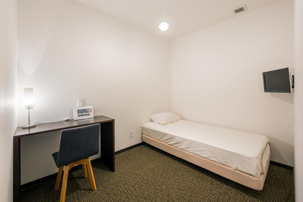 Deluxe Room with Shared Shower and Toilet - Female Only