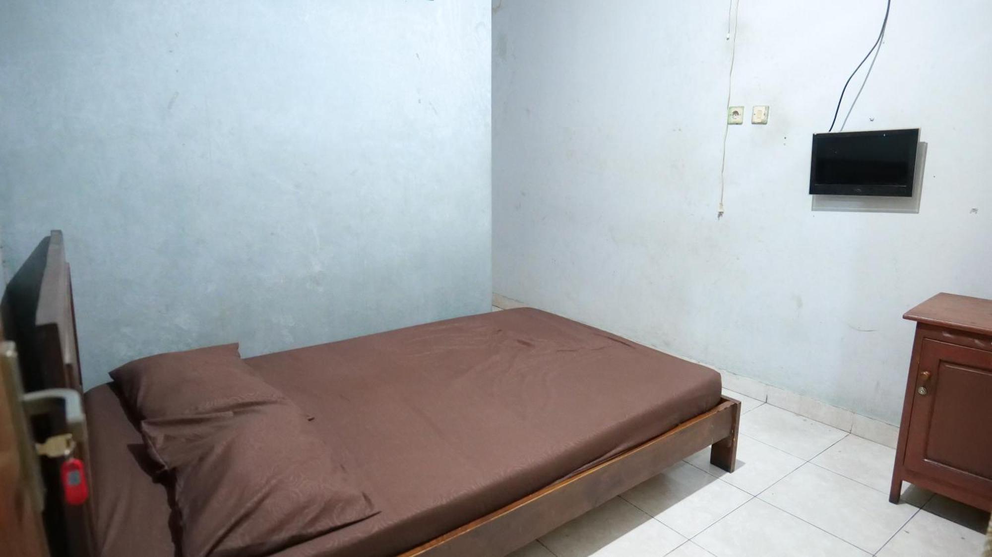 Kamar Standard Double dengan Kipas Angin