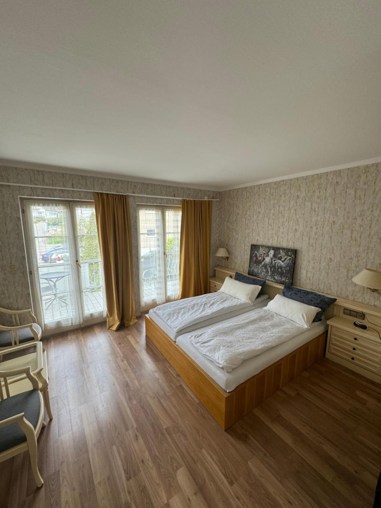 Doppelzimmer mit Balkon