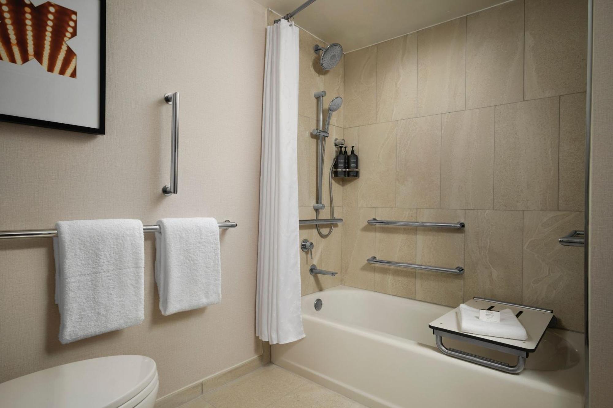 Quarto com 2 Camas de Casal