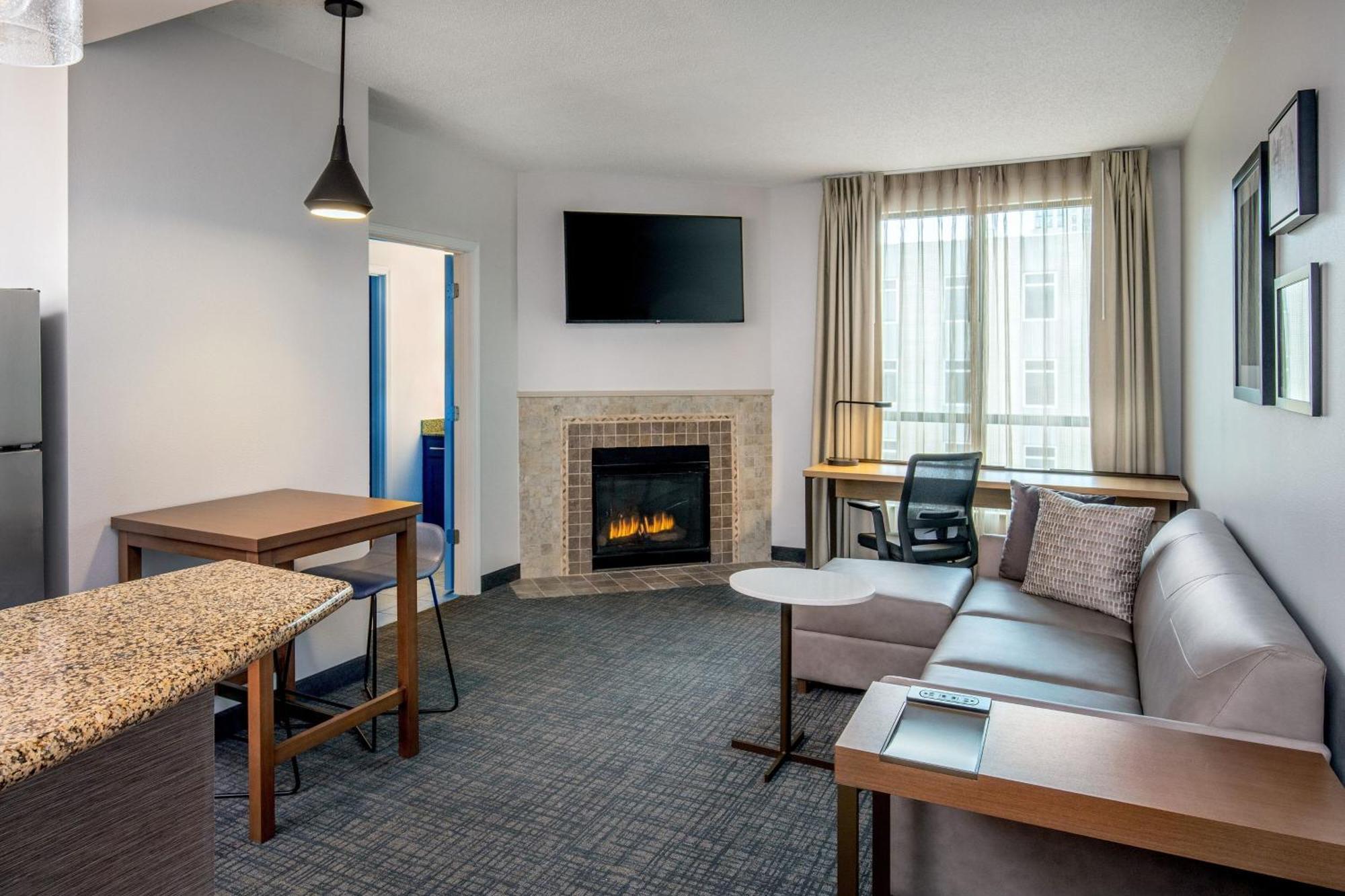 One-Bedroom King Suite Sofa Bed Fireplace