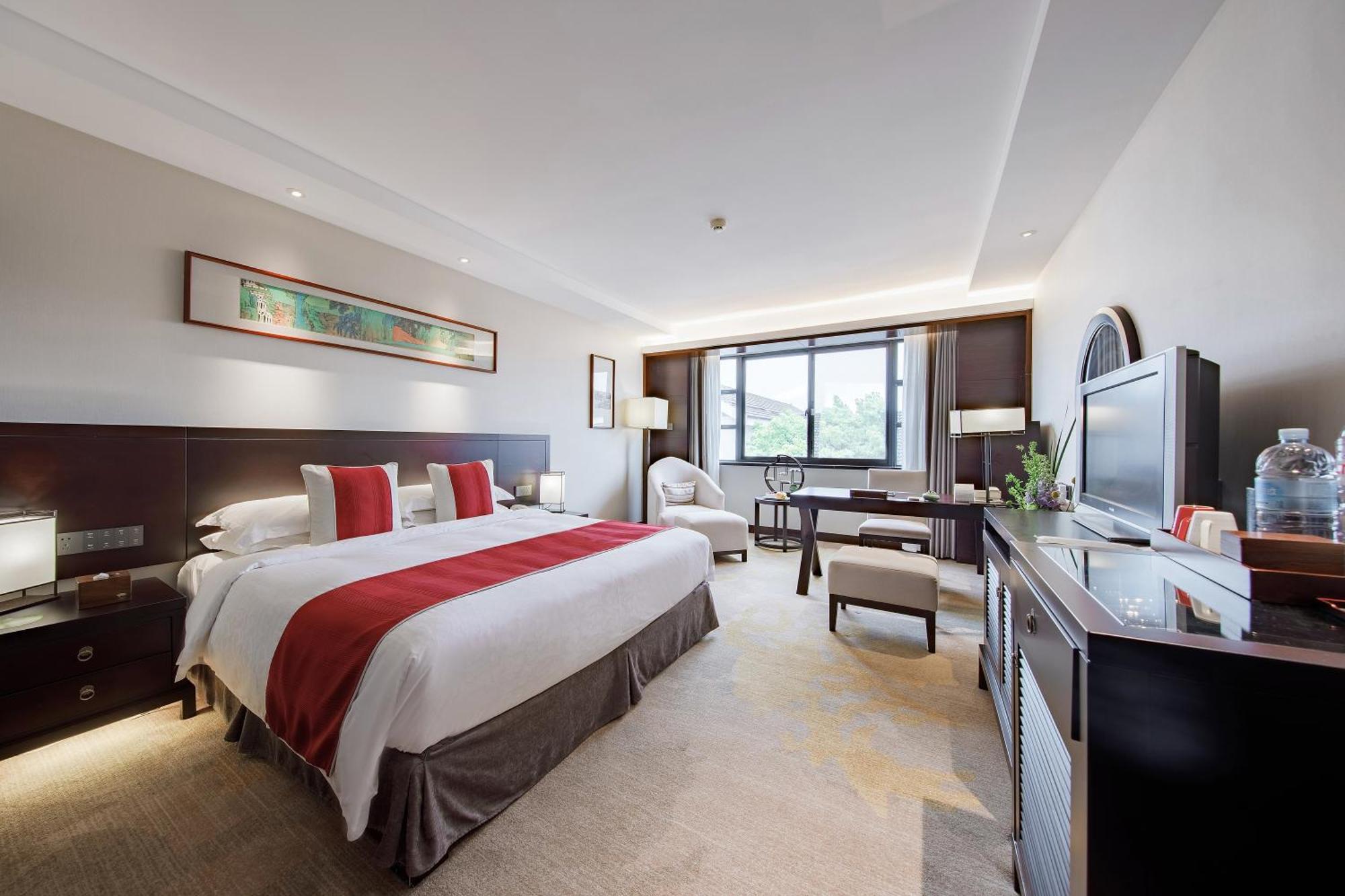 Deluxe King Room,1644417255:JPEG