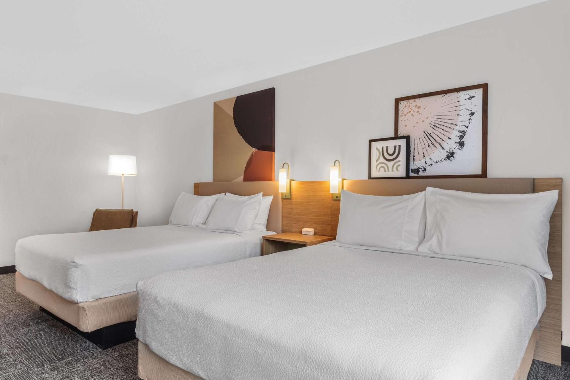 Zimmer mit 2 Queensize-Betten