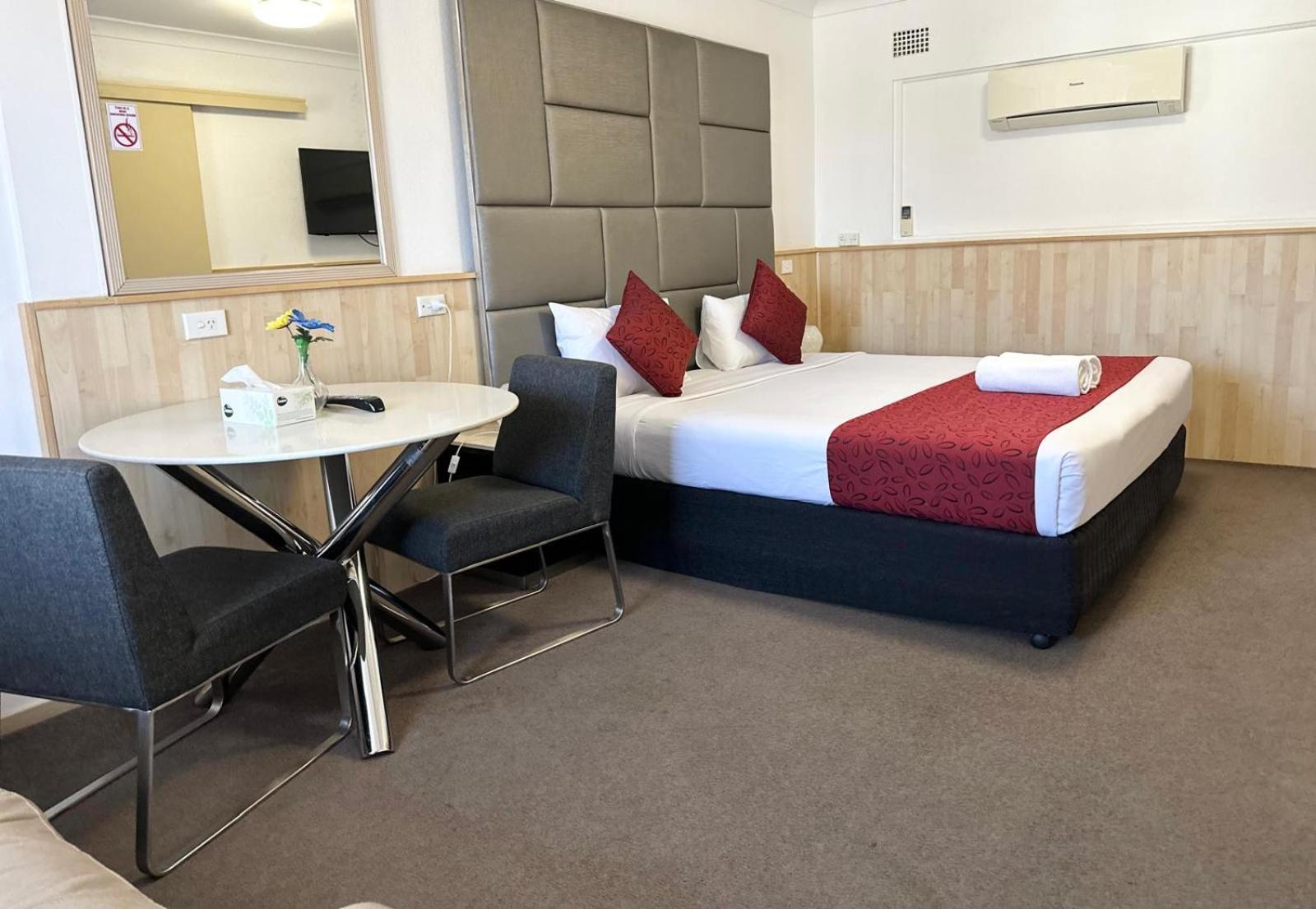 Deluxe King Room