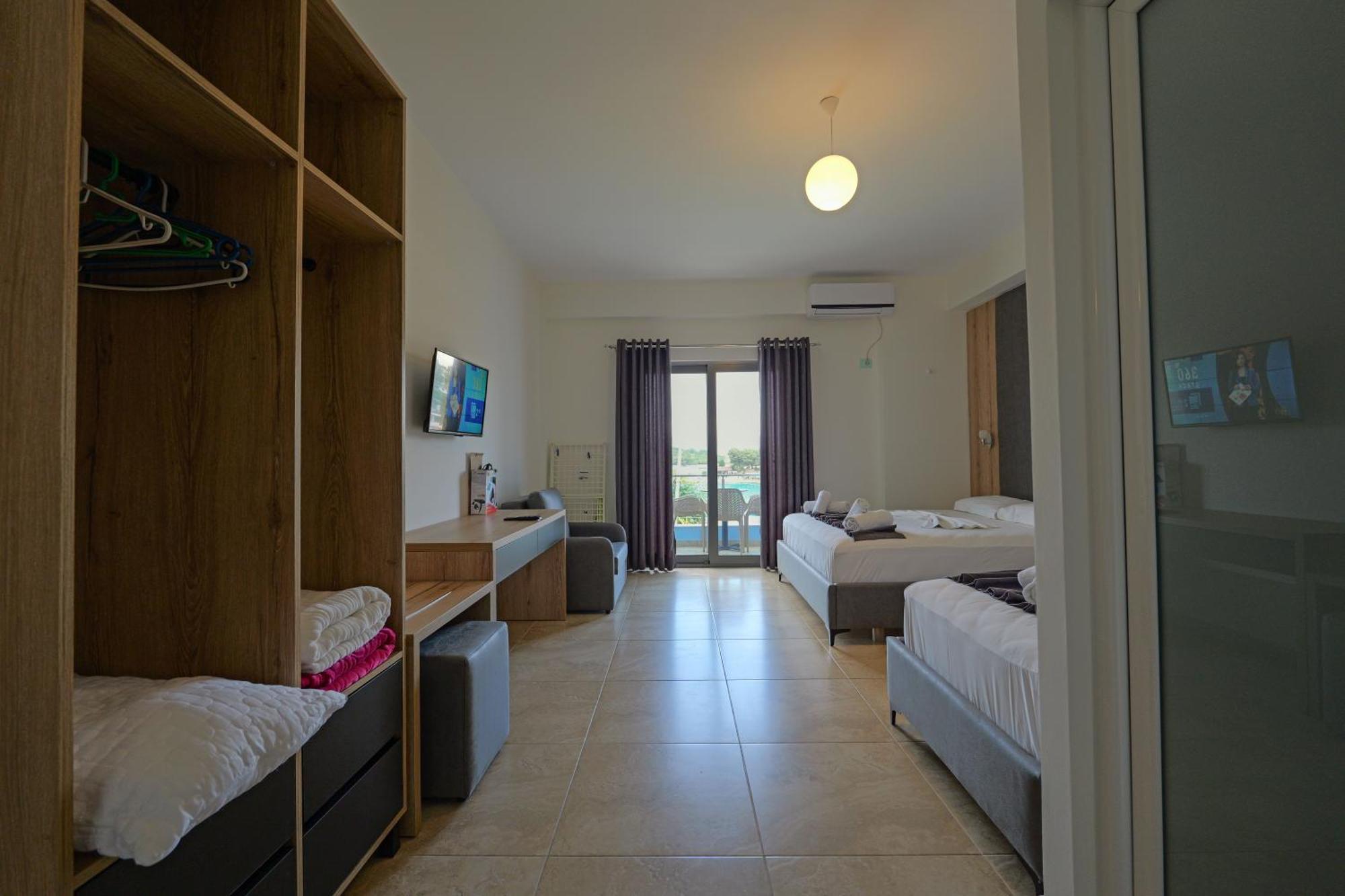 Triple Room with Sea View