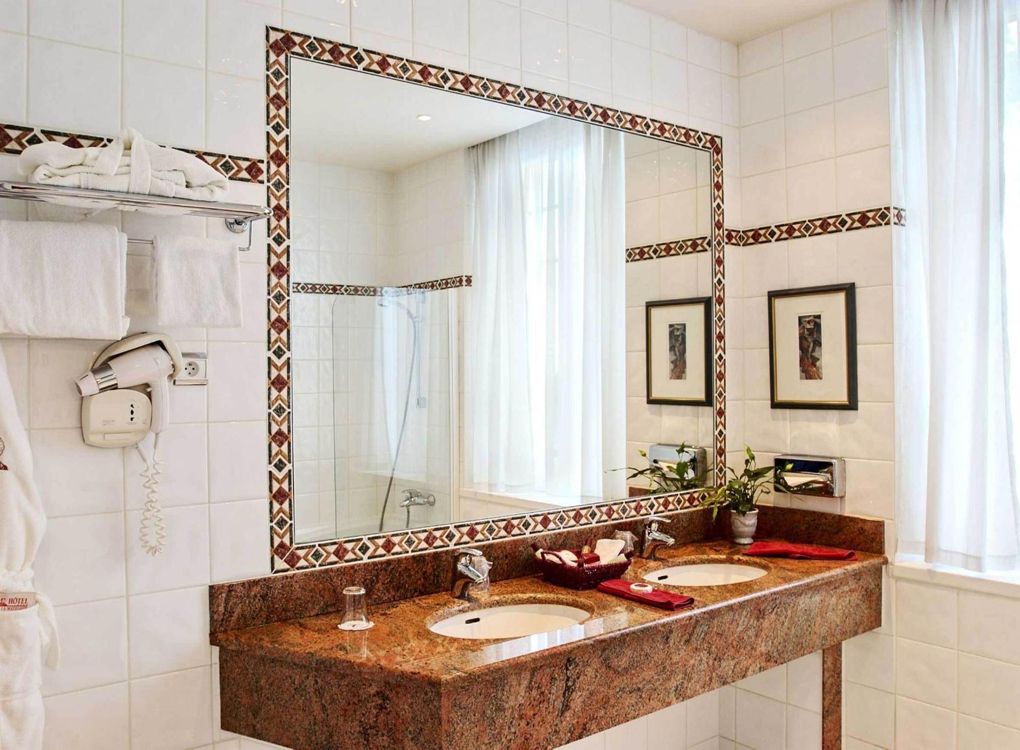 Prestige Room