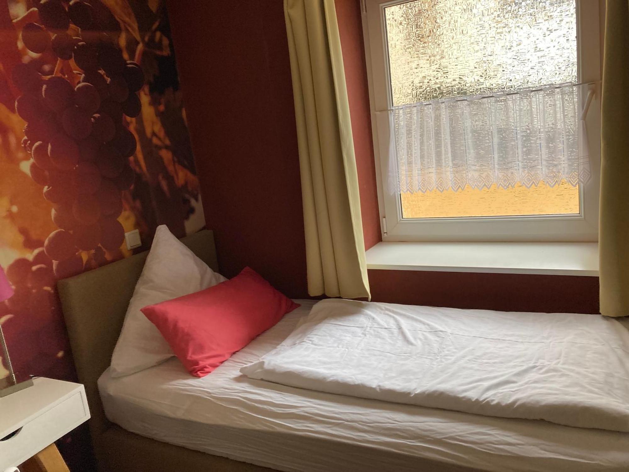 Single Room,1580273965:JPEG