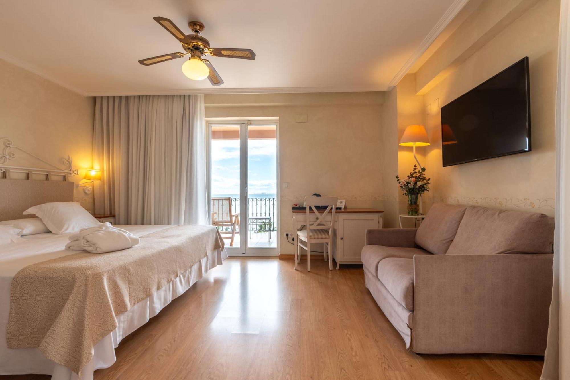 Superior Double or Twin Room with Sea View