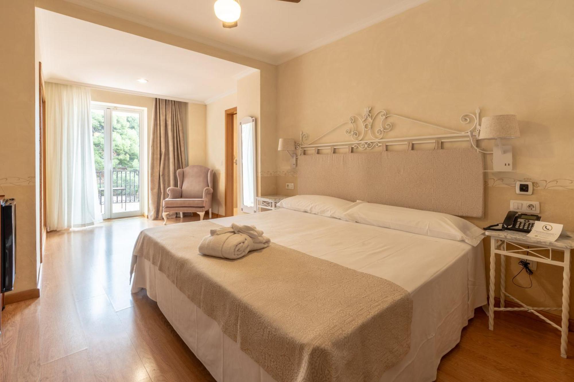 Double or Twin Room Economy Confort