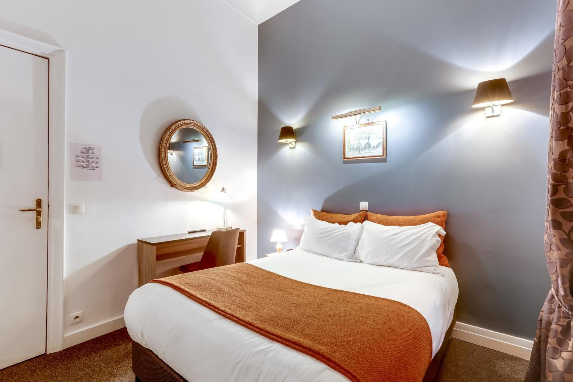 Single Room with a Big Bed,1215052201:JPEG