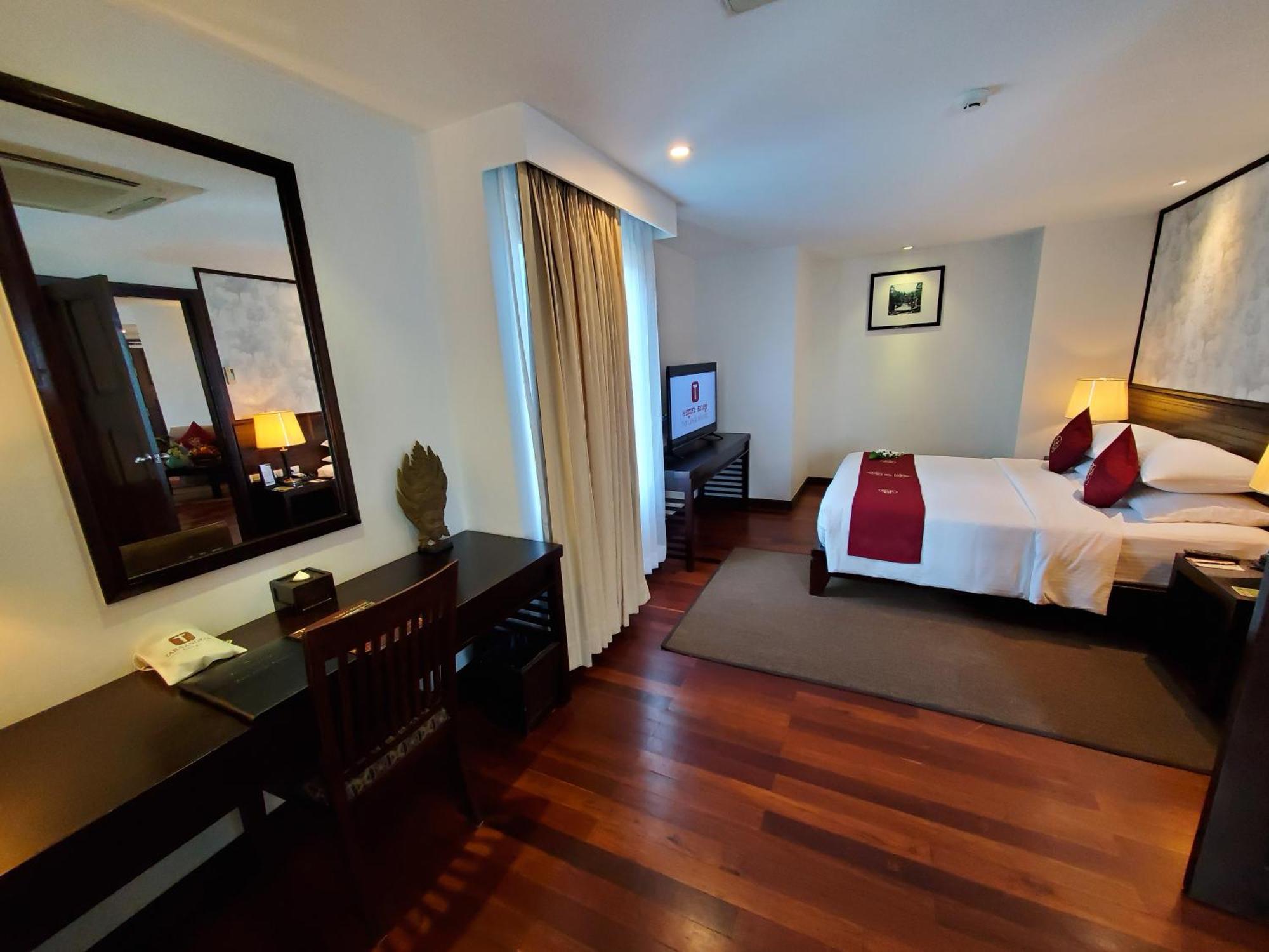 Executive Suite,1166941146:JPEG