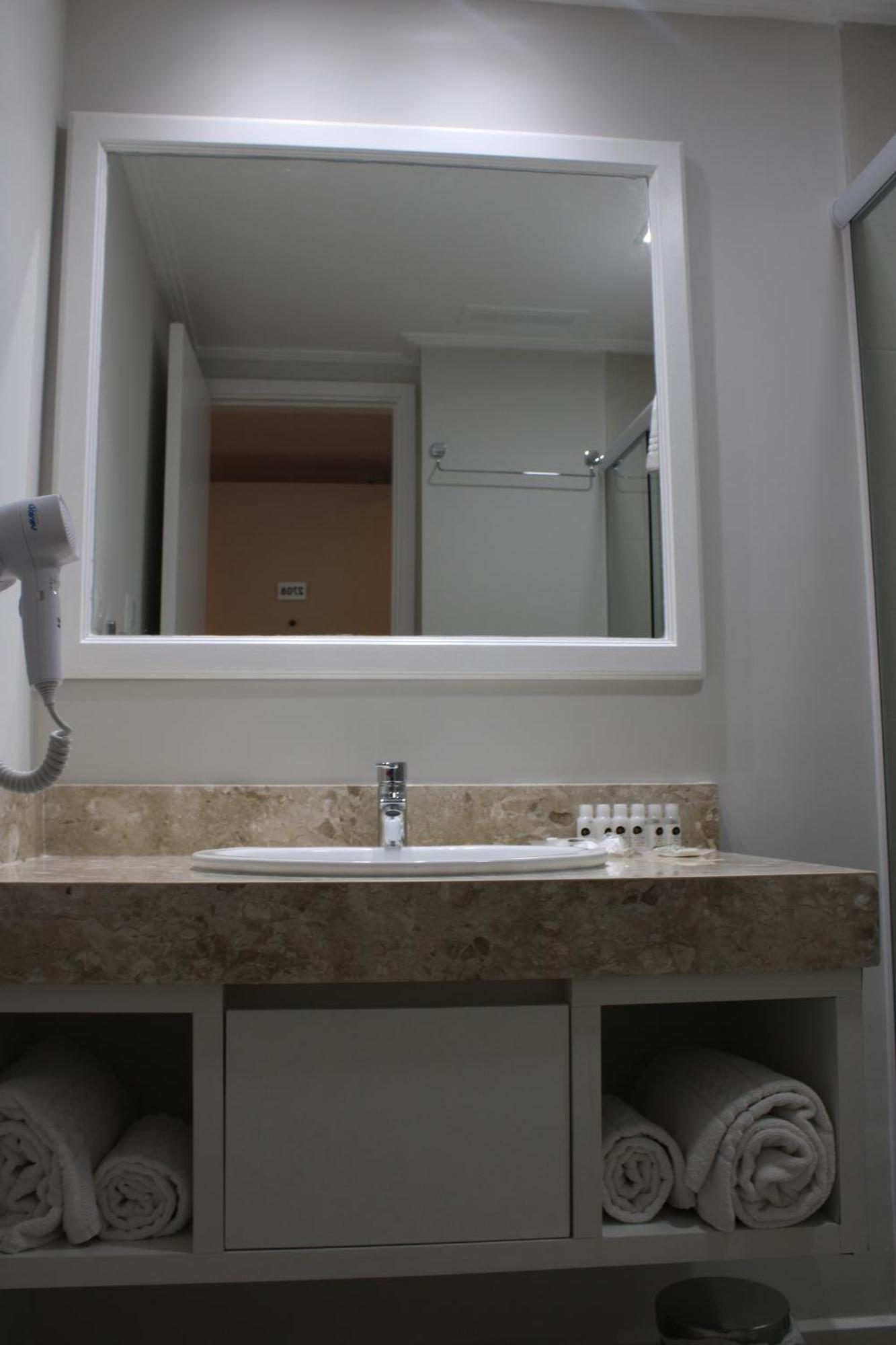 Quarto Premium com 2 Camas de Solteiro