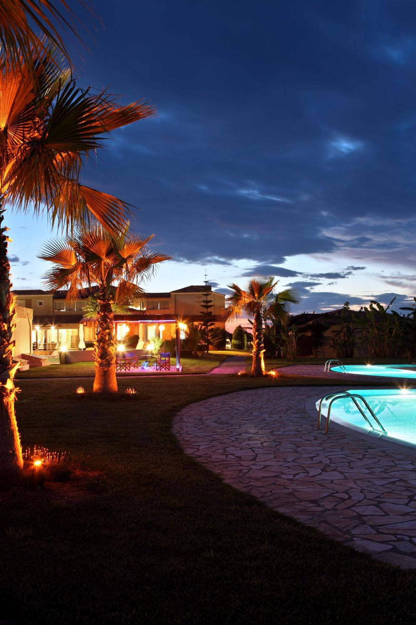 Superior Bungalow with Shared Pool