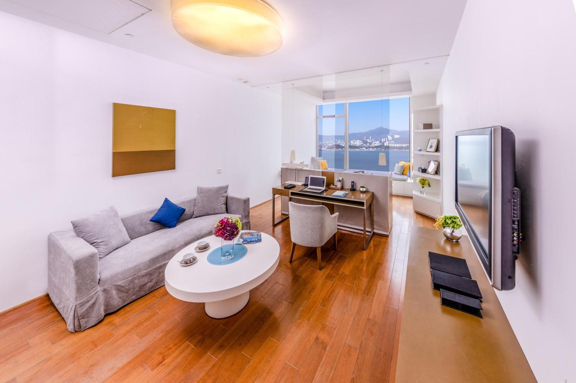 Premier Harbour View Suite