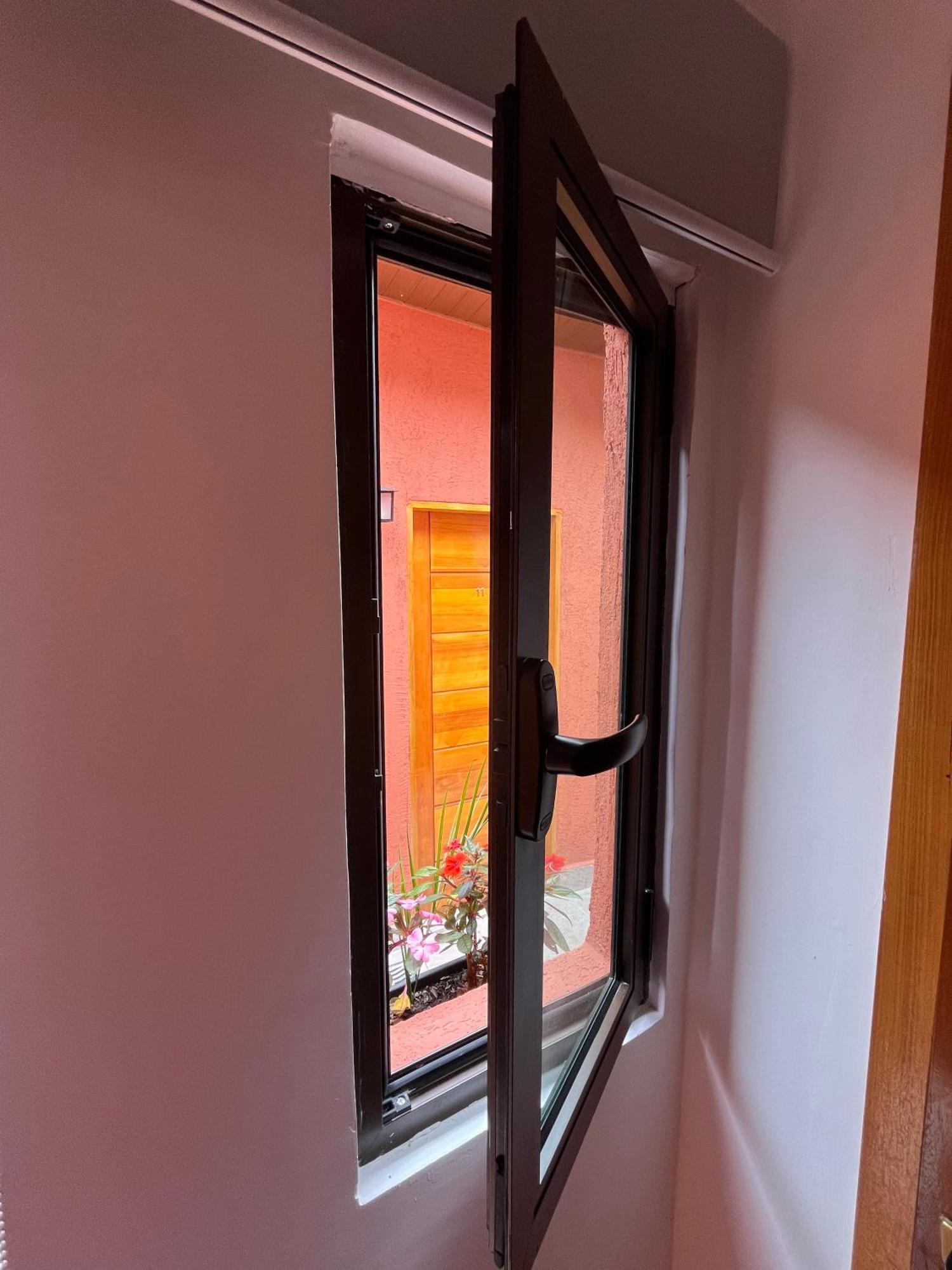 Quarto Individual com Banheiro Privativo