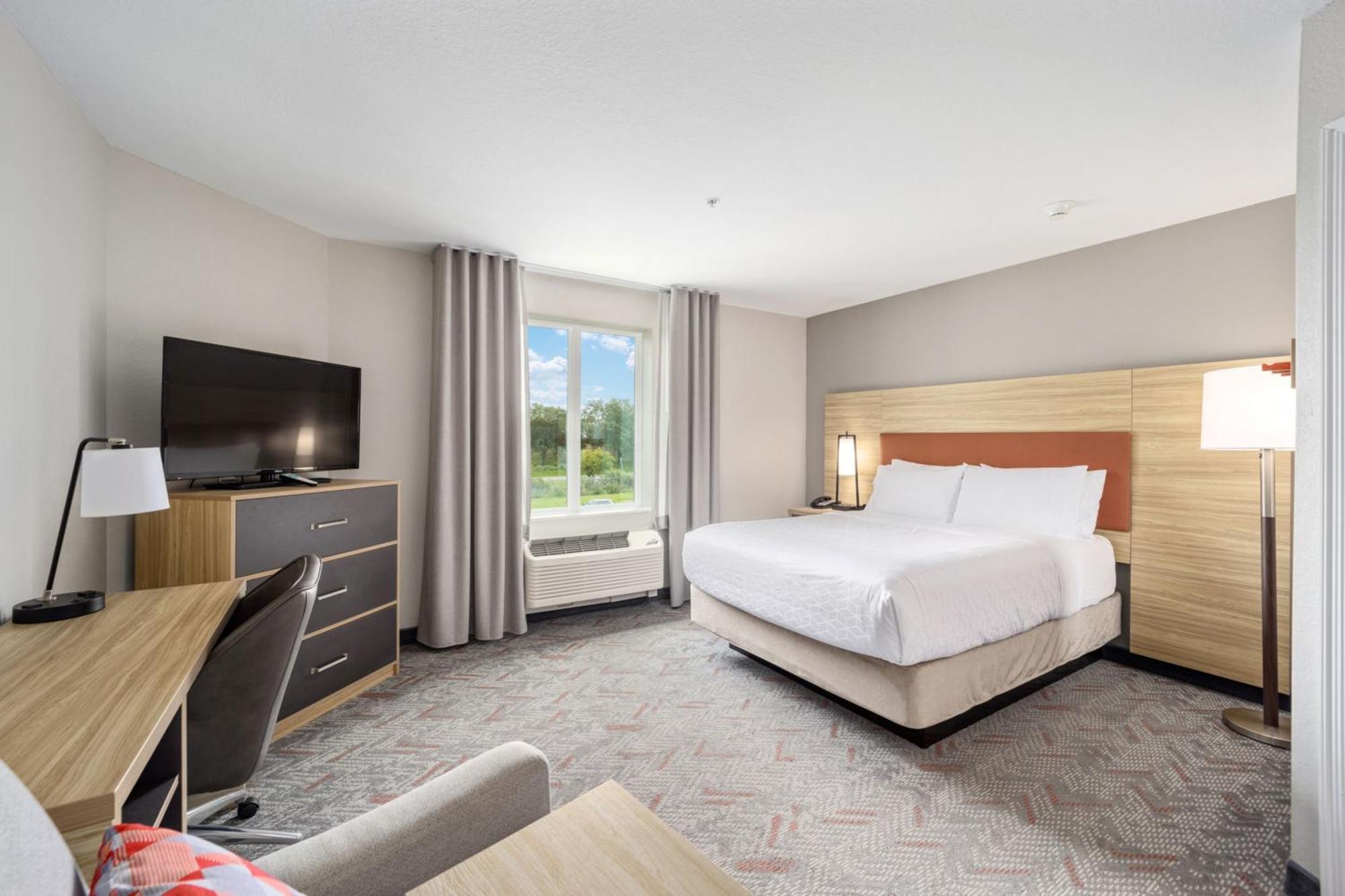 Queen Studio Suite