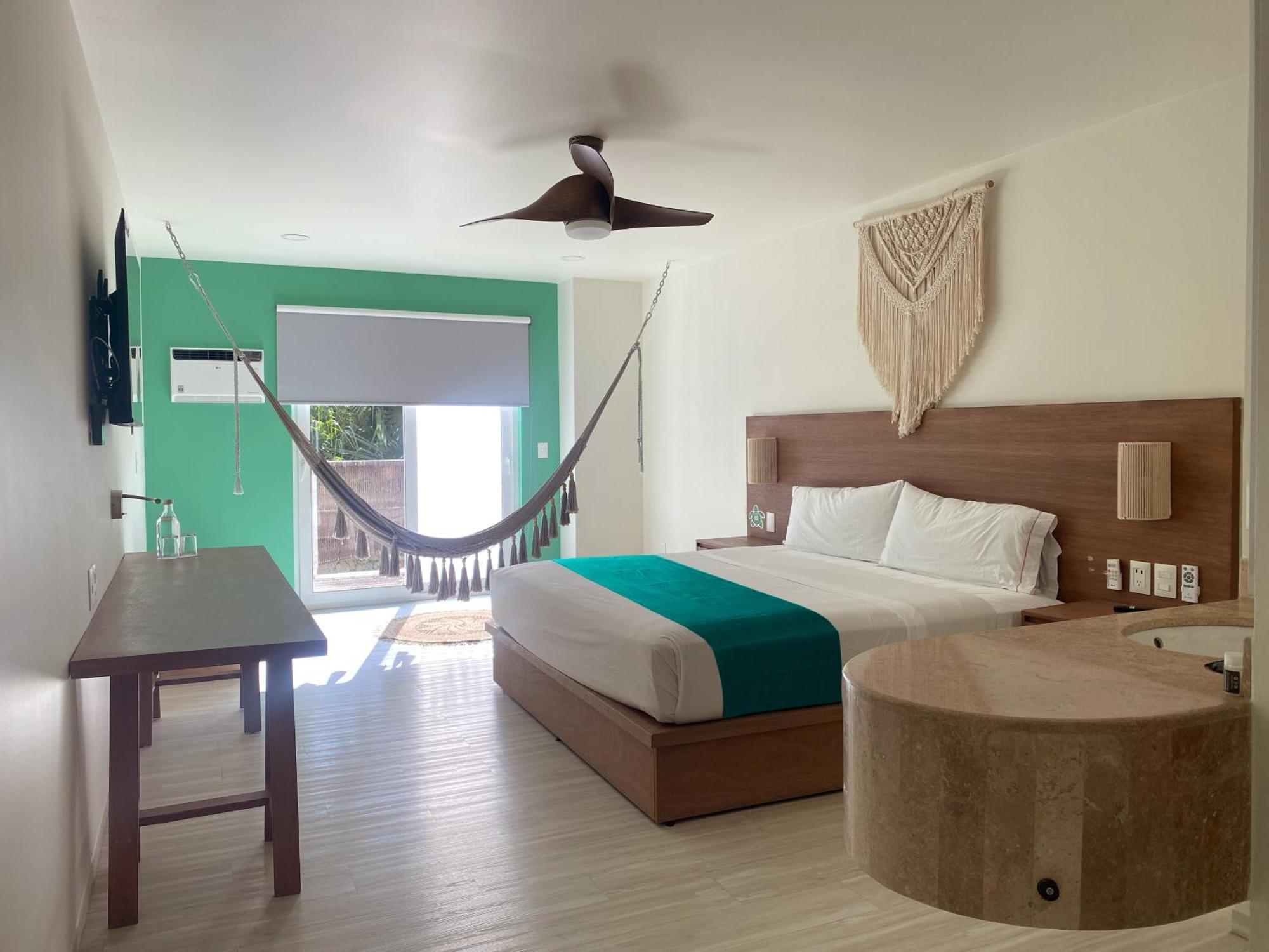 Deluxe King Suite