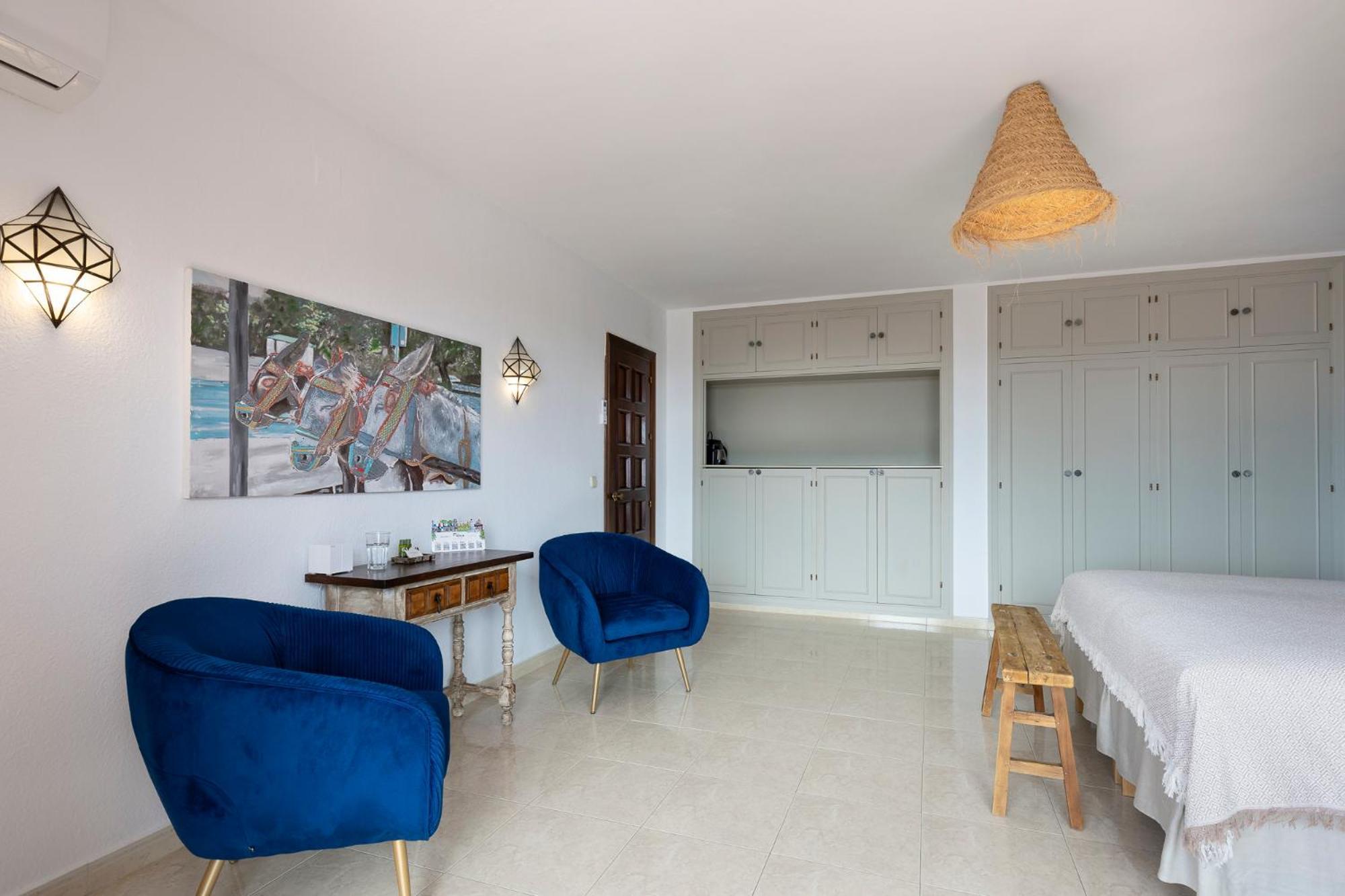 Family Room with Sea View,1581313825:JPEG