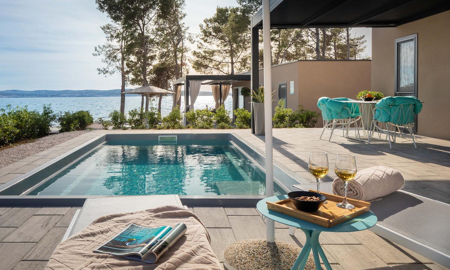 Luxury Mobile Home with pool
