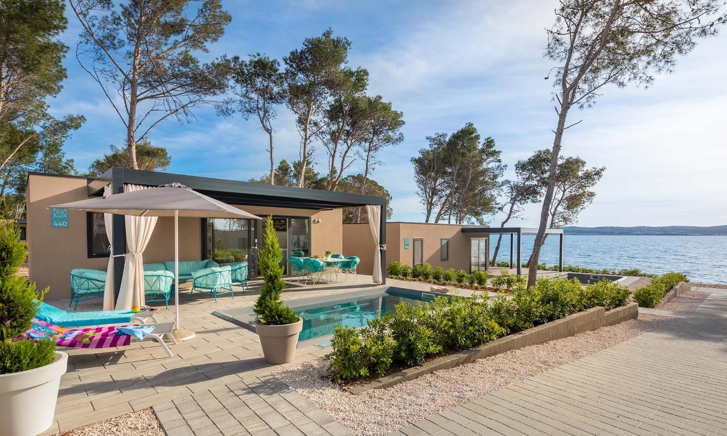 Luxury Family Mobile Home with Pool