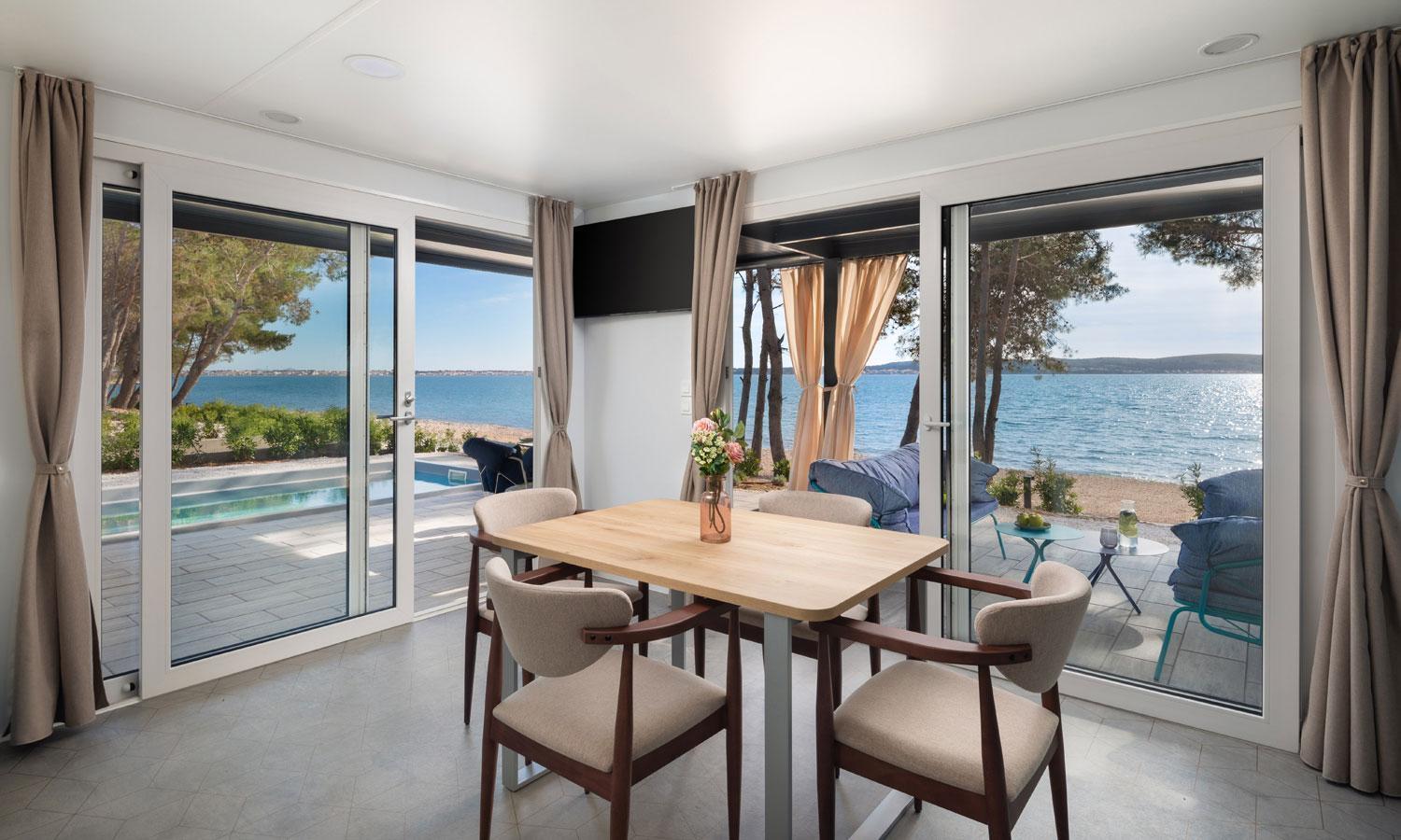 Amber Sea Luxury Mobile Home with pool