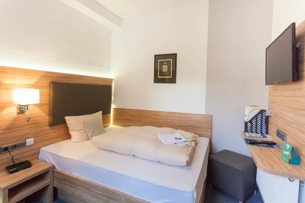 Single Room,399056133:JPEG