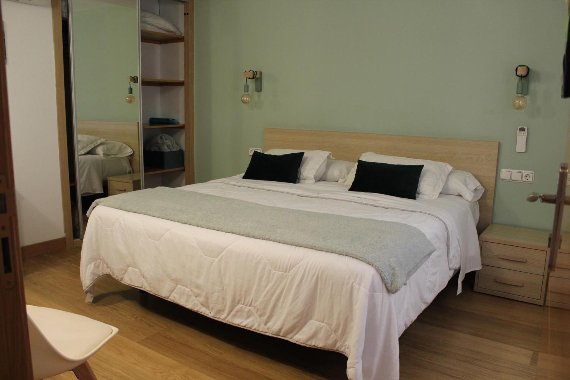 Double or Twin Room Private External Bathroom