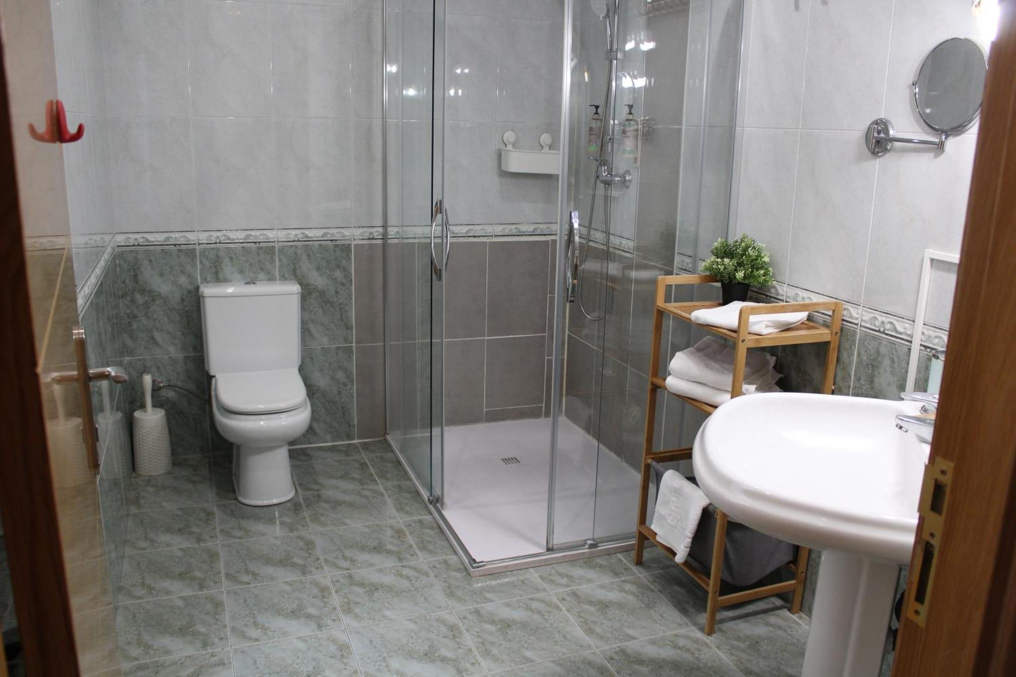 Double or Twin Room Private External Bathroom