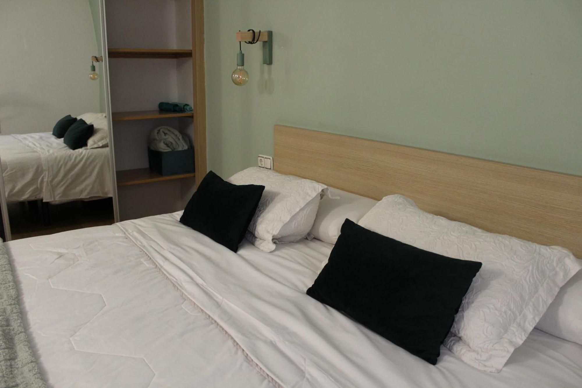 Double or Twin Room Private External Bathroom