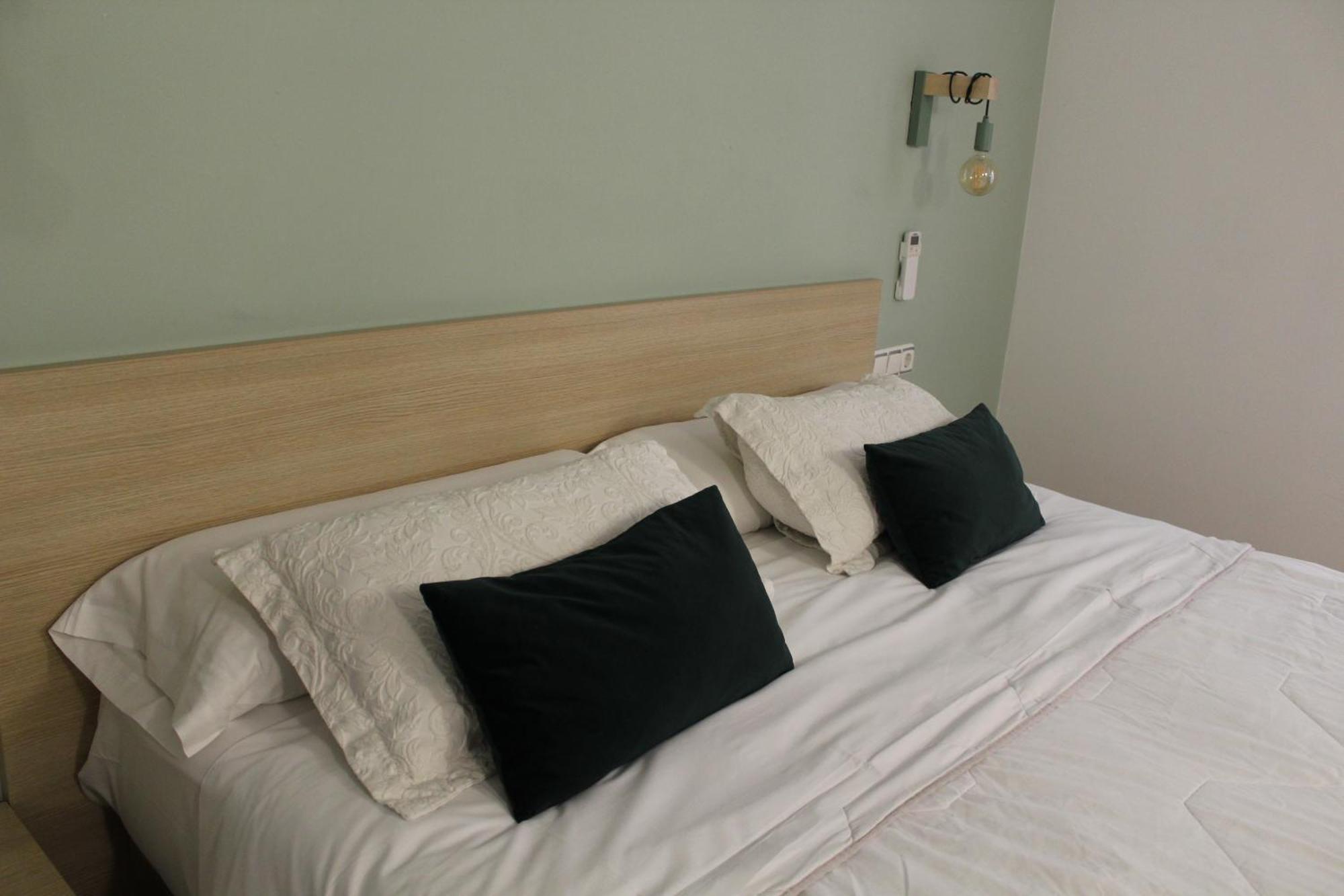 Double or Twin Room Private External Bathroom