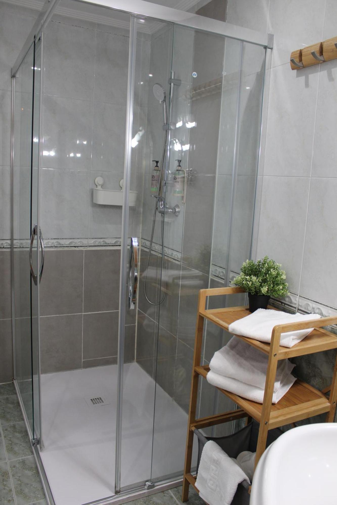 Double or Twin Room Private External Bathroom