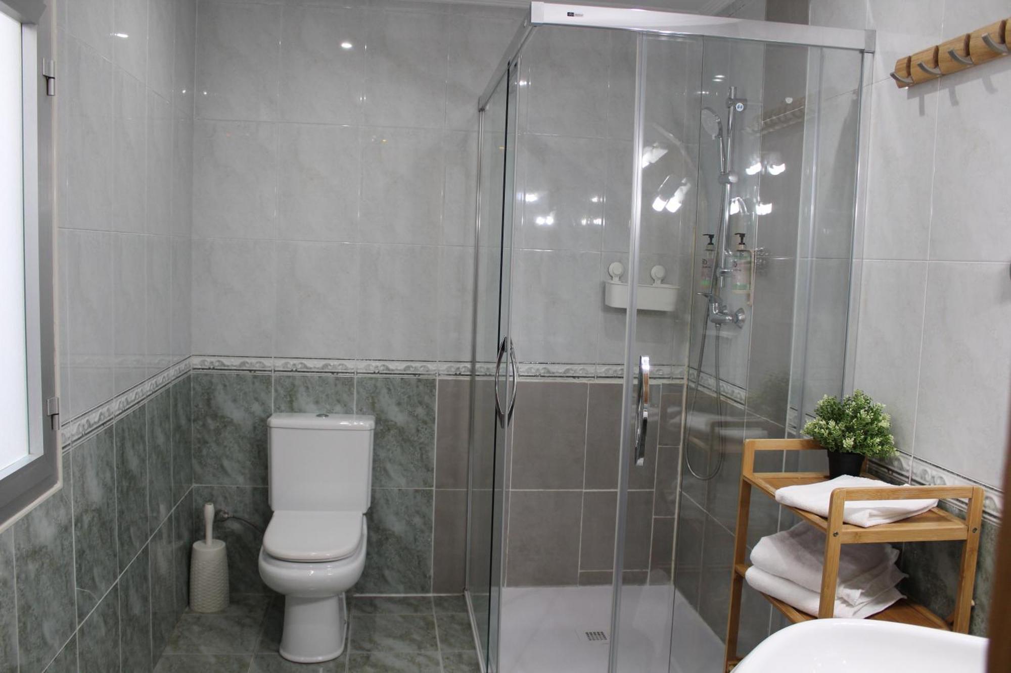 Double or Twin Room Private External Bathroom