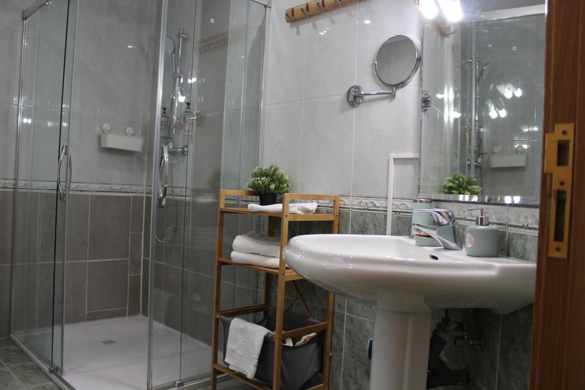 Double or Twin Room Private External Bathroom