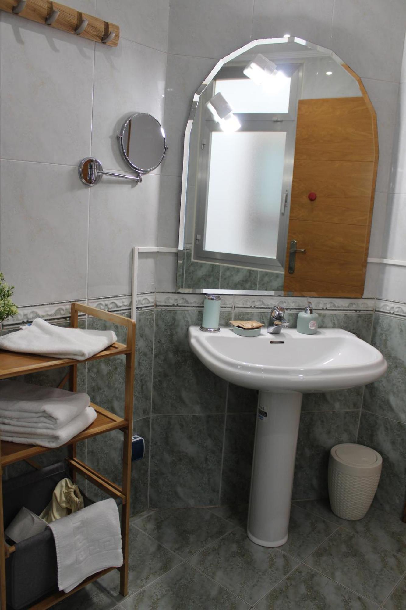 Double or Twin Room Private External Bathroom